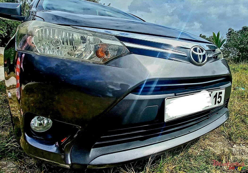 2015' Toyota Yaris photo #4