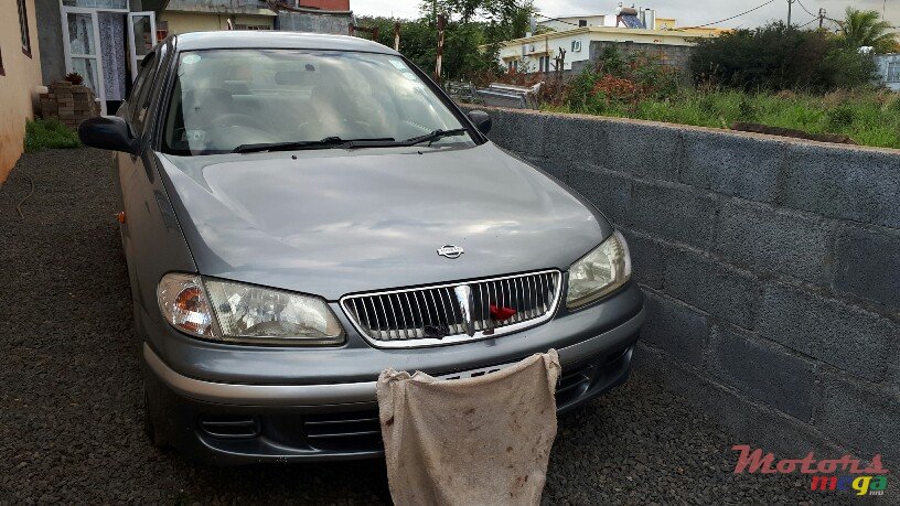 2003' Nissan Sunny photo #1