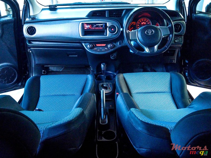 2011' Toyota Vitz RS model- Septronic photo #2