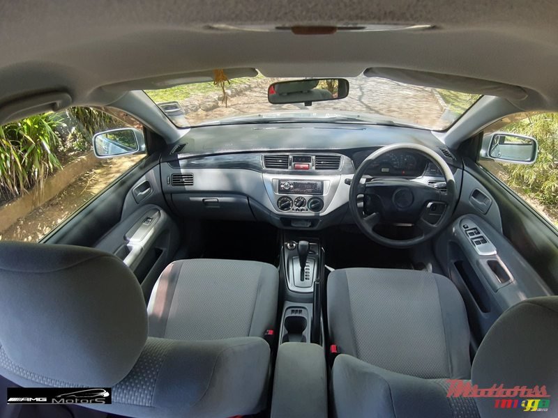 2006' Mitsubishi Lancer photo #5