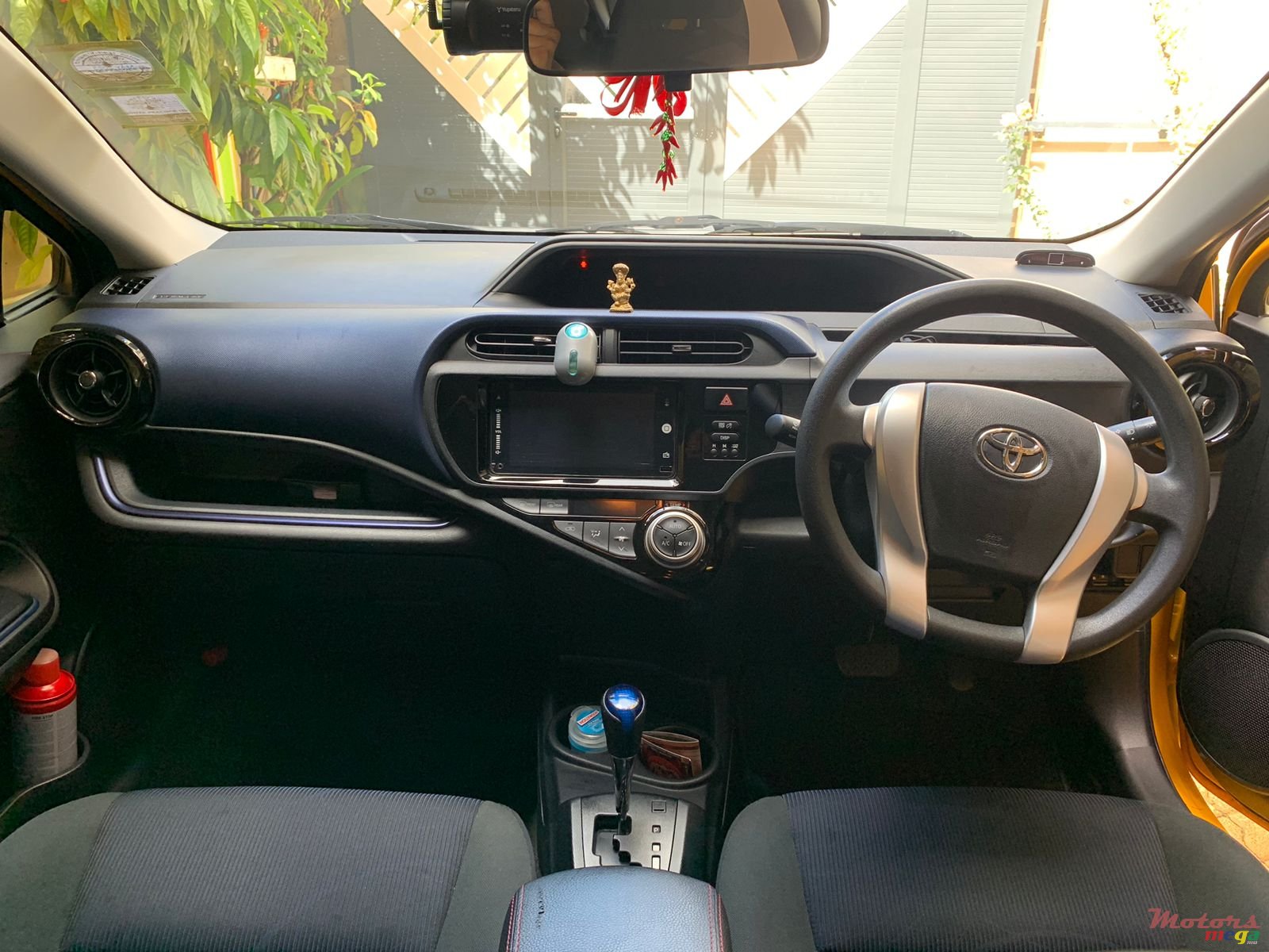 2015' Toyota Aqua photo #5