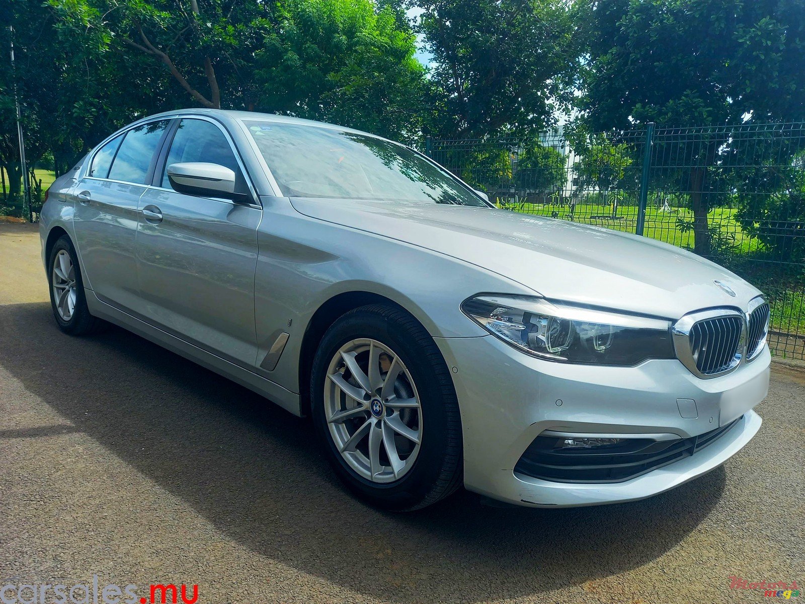 2020' BMW 530 e Luxury Line E-Drive 2.0 photo #2