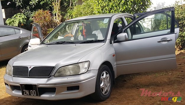 2000' Mitsubishi Lancer photo #1