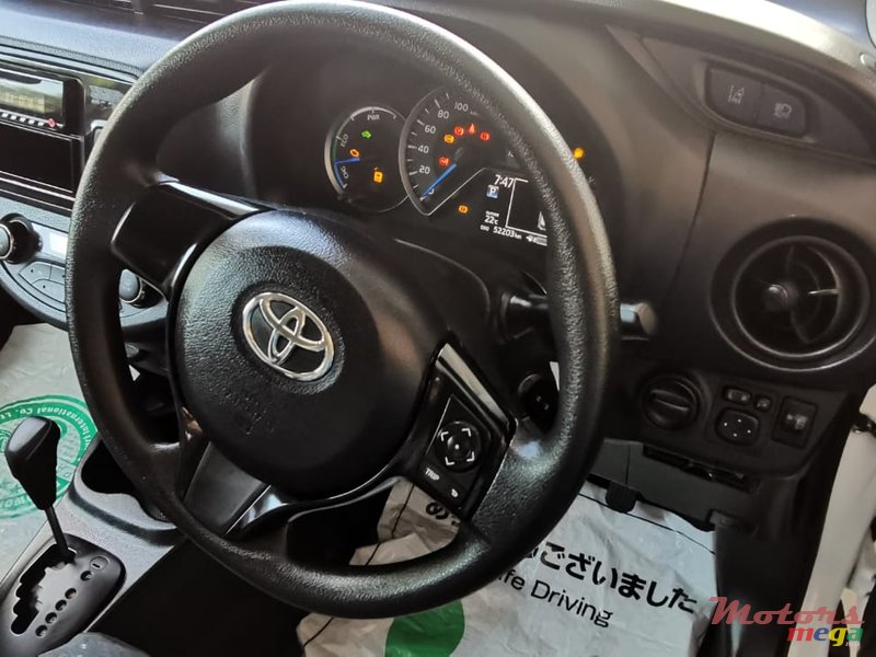 2019' Toyota Vitz HYBRID photo #3