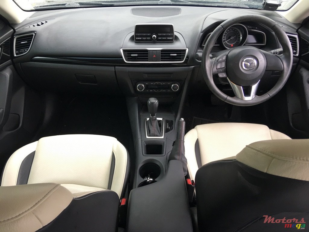 2014' Mazda 3 Skyactive Technology photo #4