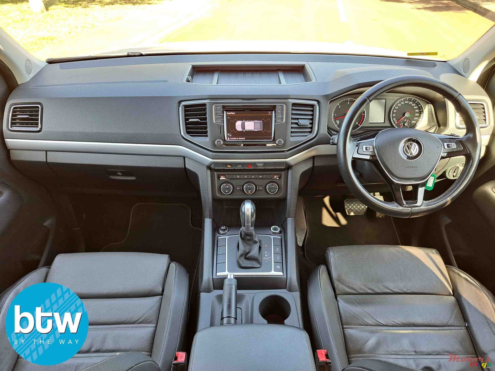 2018' Volkswagen Amarok photo #6