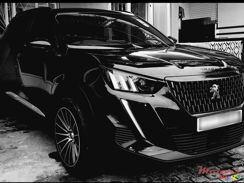 2023' Peugeot 2008 GT photo #2