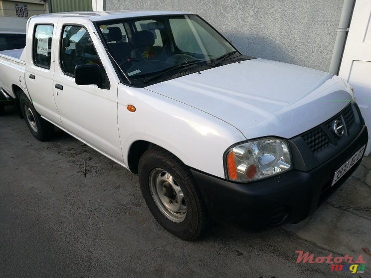2007' Nissan Navara 2.7 photo #2