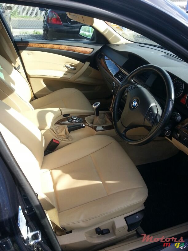 2008' BMW 520 520i photo #3