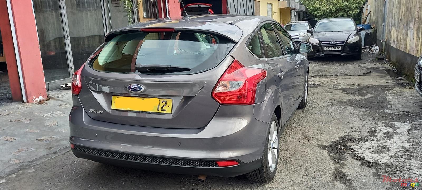 2012' Ford Focus Hatchback photo #4