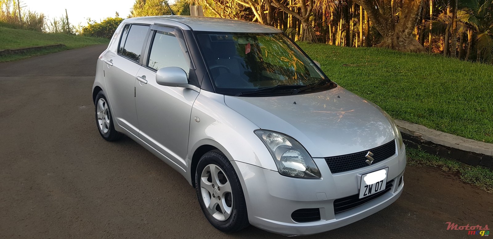 2007' Suzuki Swift photo #2