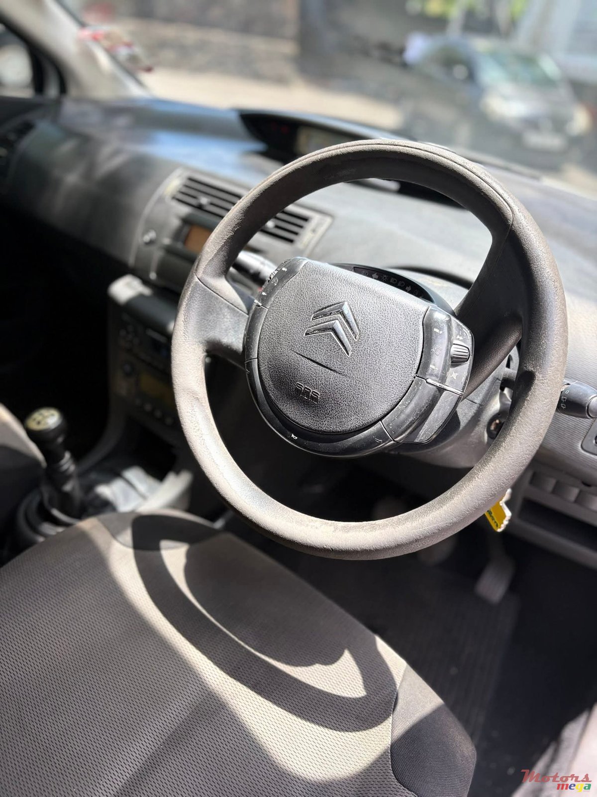 2011' Citroen C4 photo #5