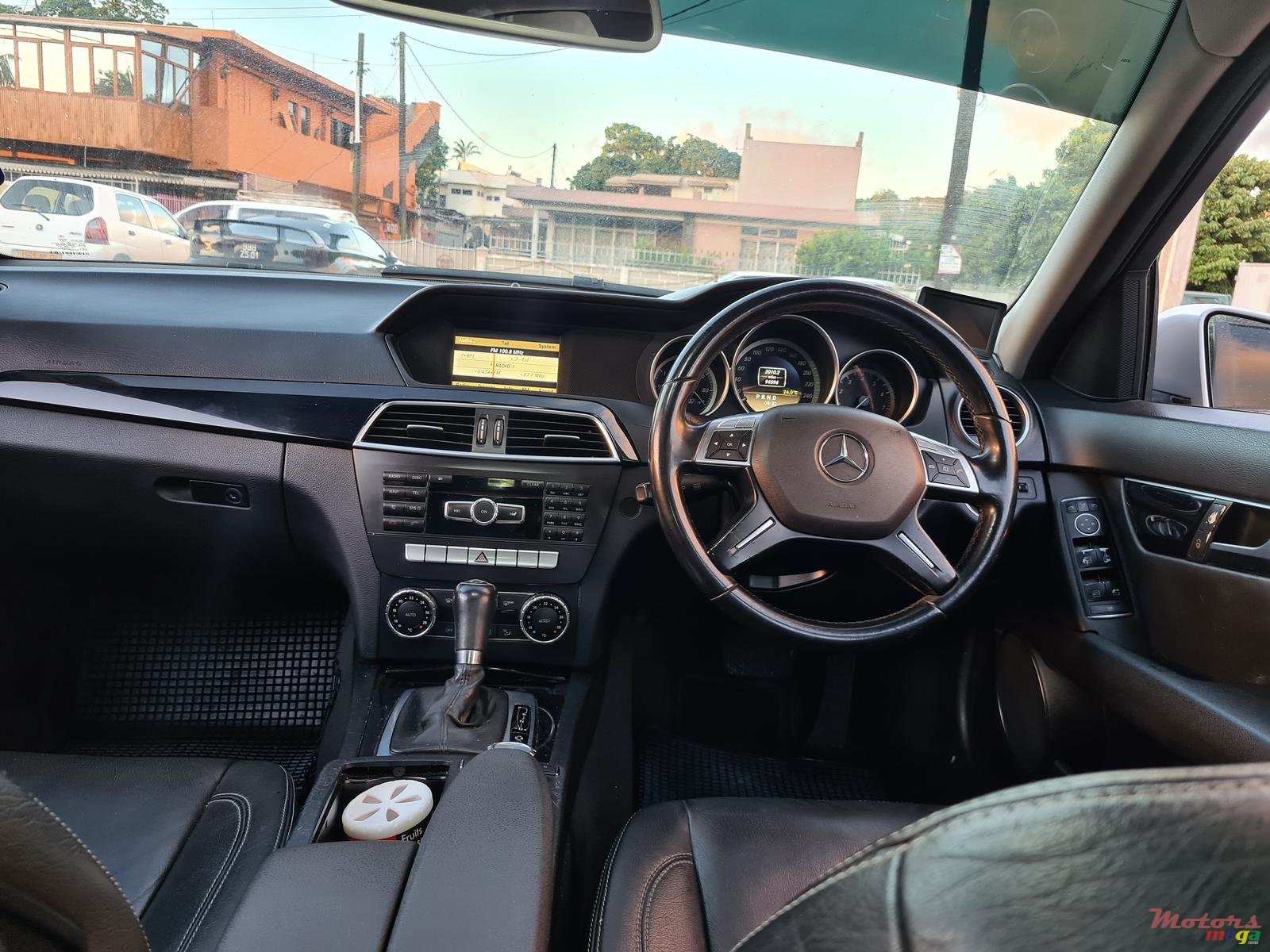 2012' Mercedes-Benz C180 Automatic photo #6