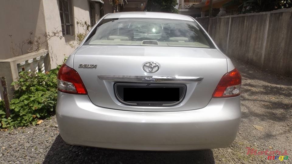 2006' Toyota Belta photo #4