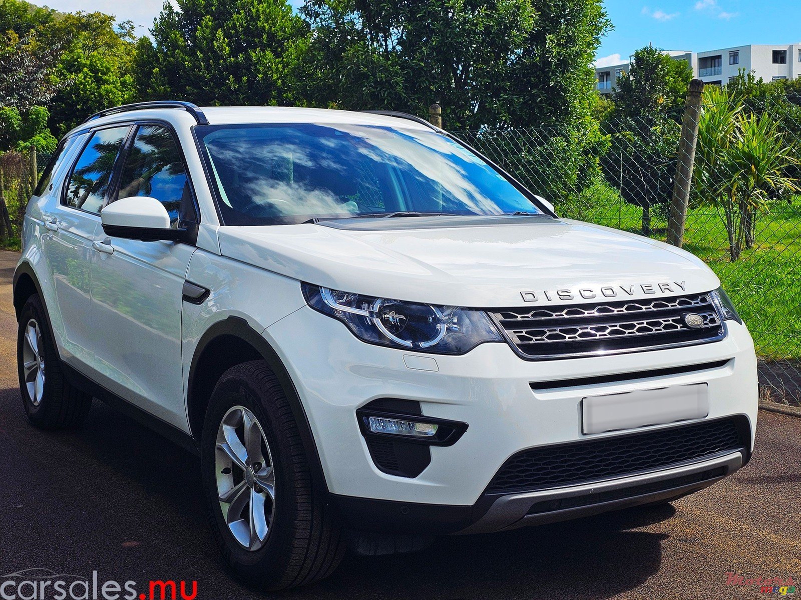 2018' Land Rover Discovery Sport 2.0TD photo #2