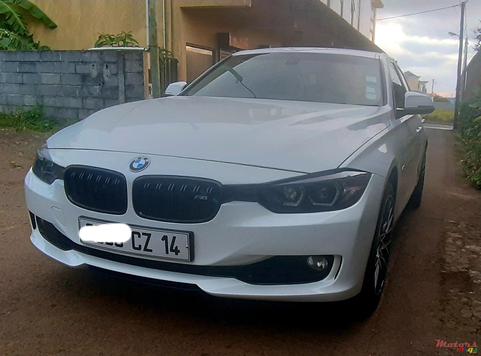 2014' BMW 316 photo #1