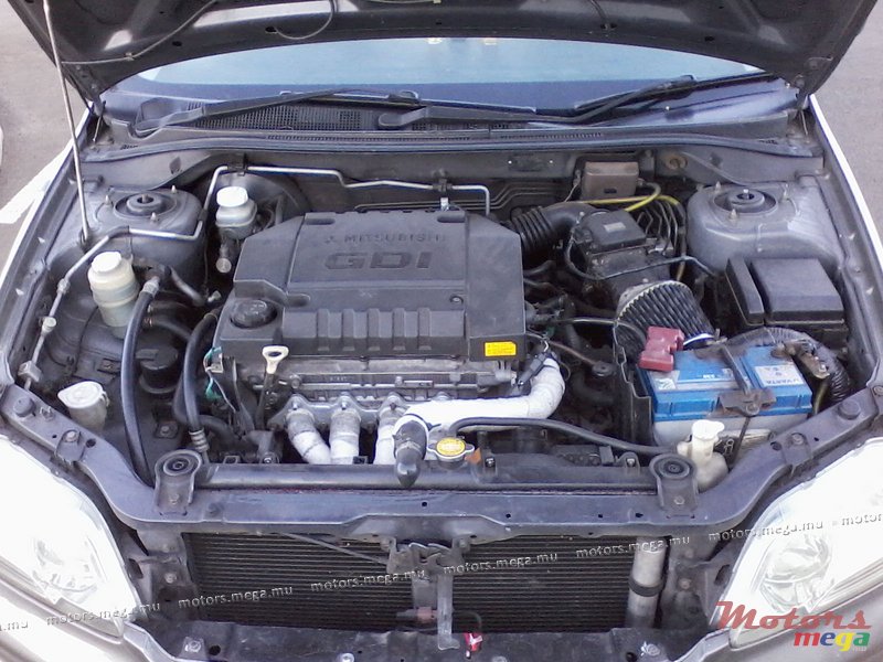 2000' Mitsubishi Lancer photo #2