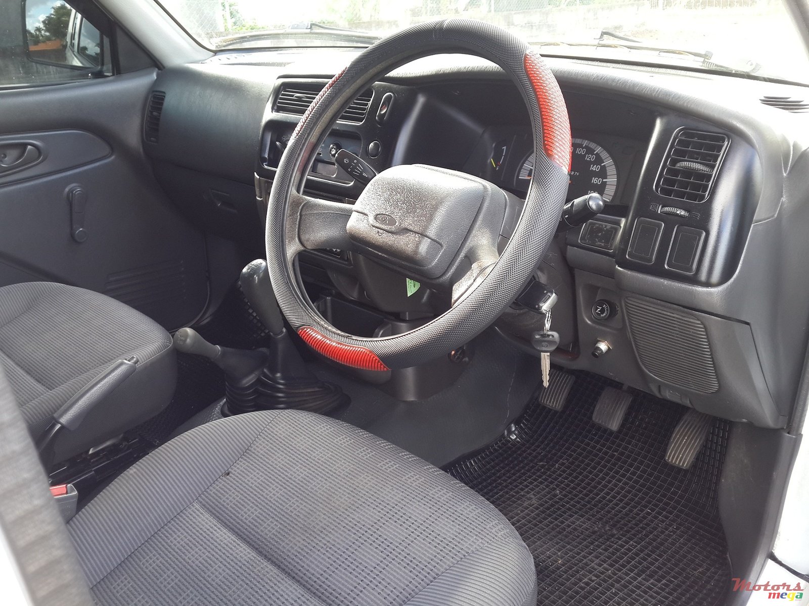 2008' Mitsubishi L200 (4x4) photo #5