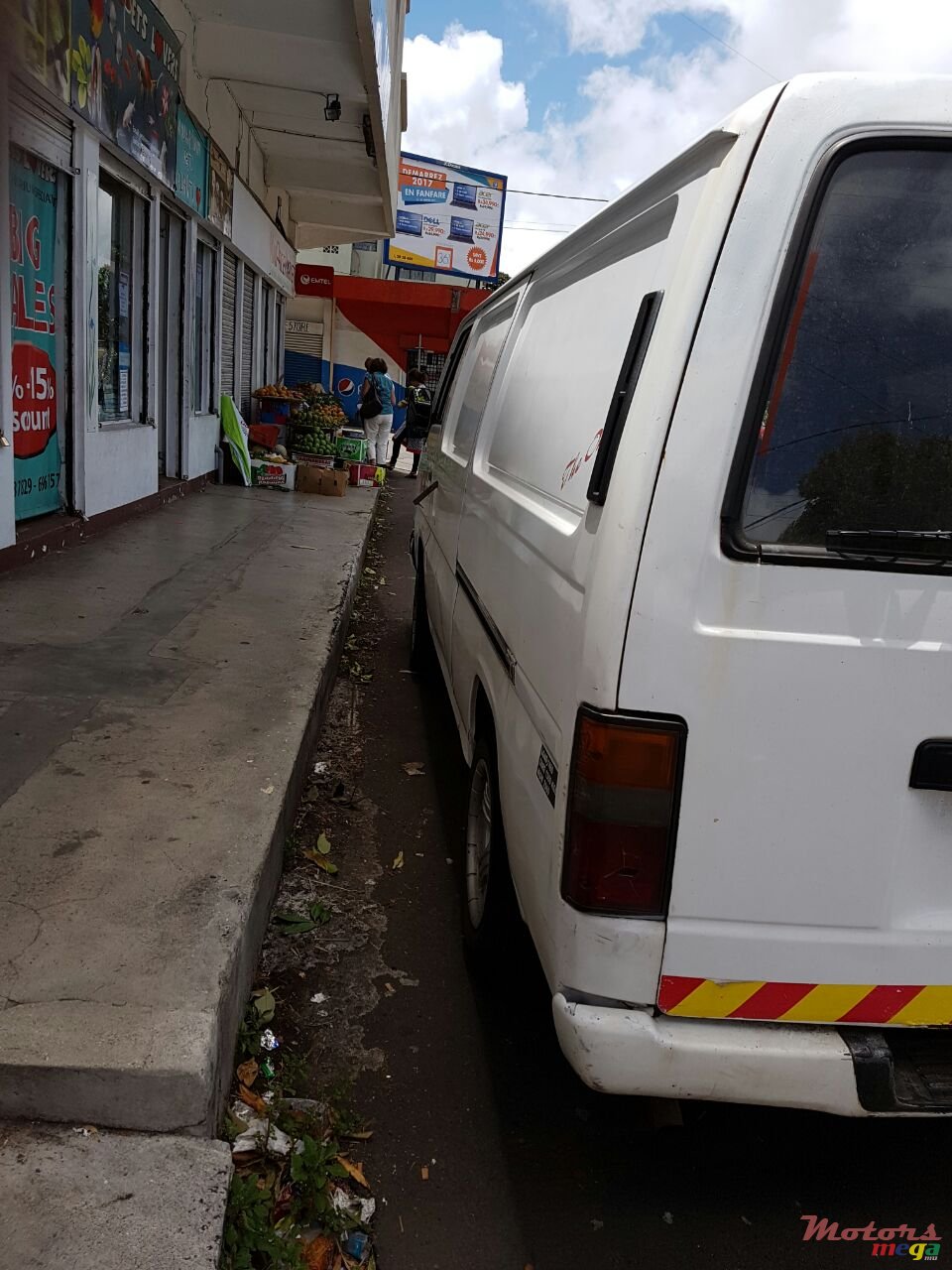 2001' Nissan Urvan photo #6