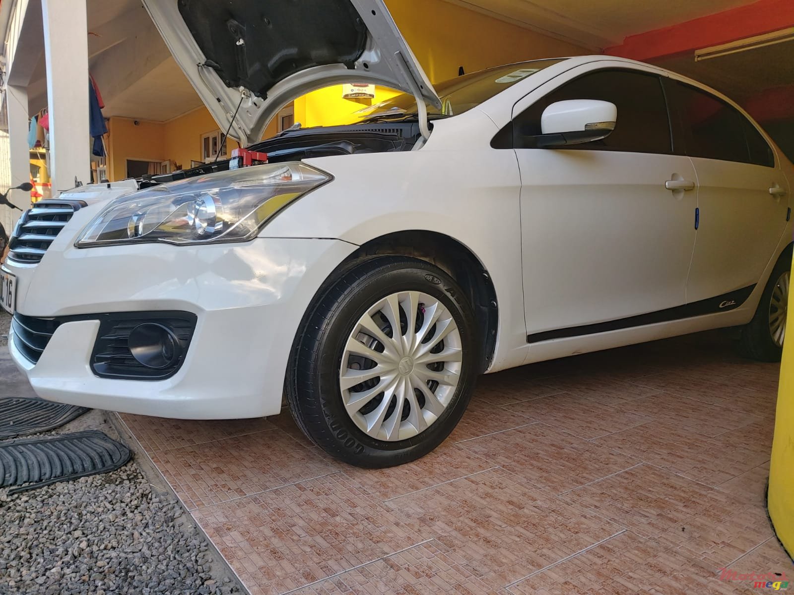 2016' Suzuki Ciaz photo #1