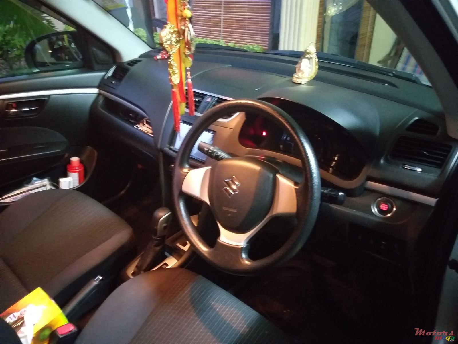 2013' Suzuki Swift photo #5