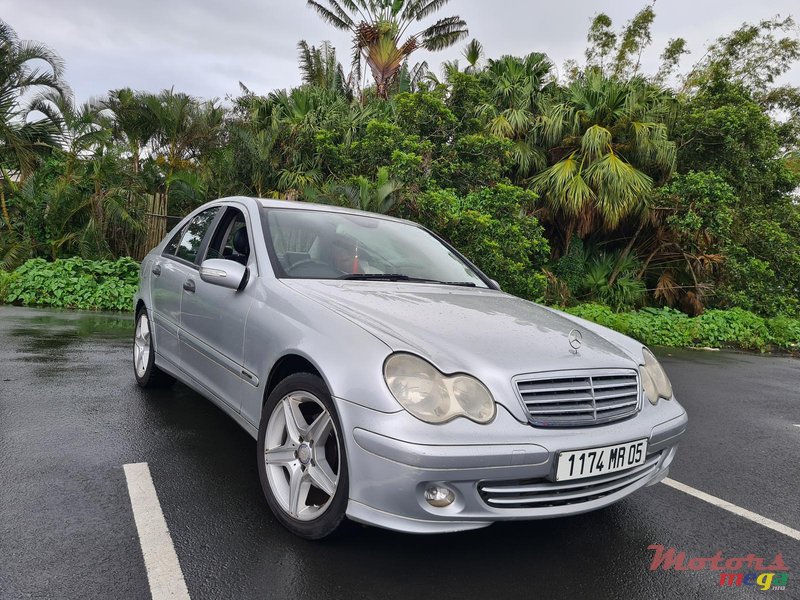 2005' Mercedes-Benz C180 automatic photo #1