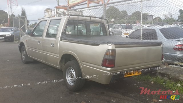 1998' Isuzu 2x4 photo #4