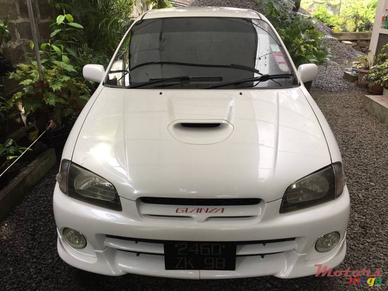 1998' Toyota Starlet Glanza photo #3