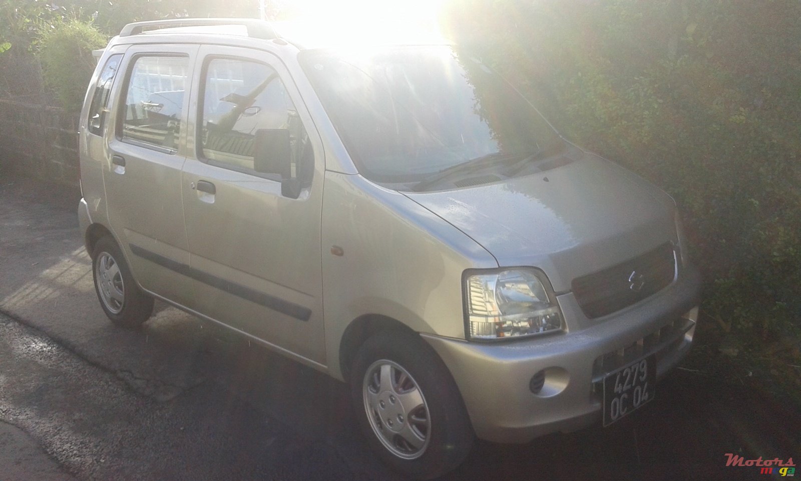 2004' Suzuki MR Wagon photo #1