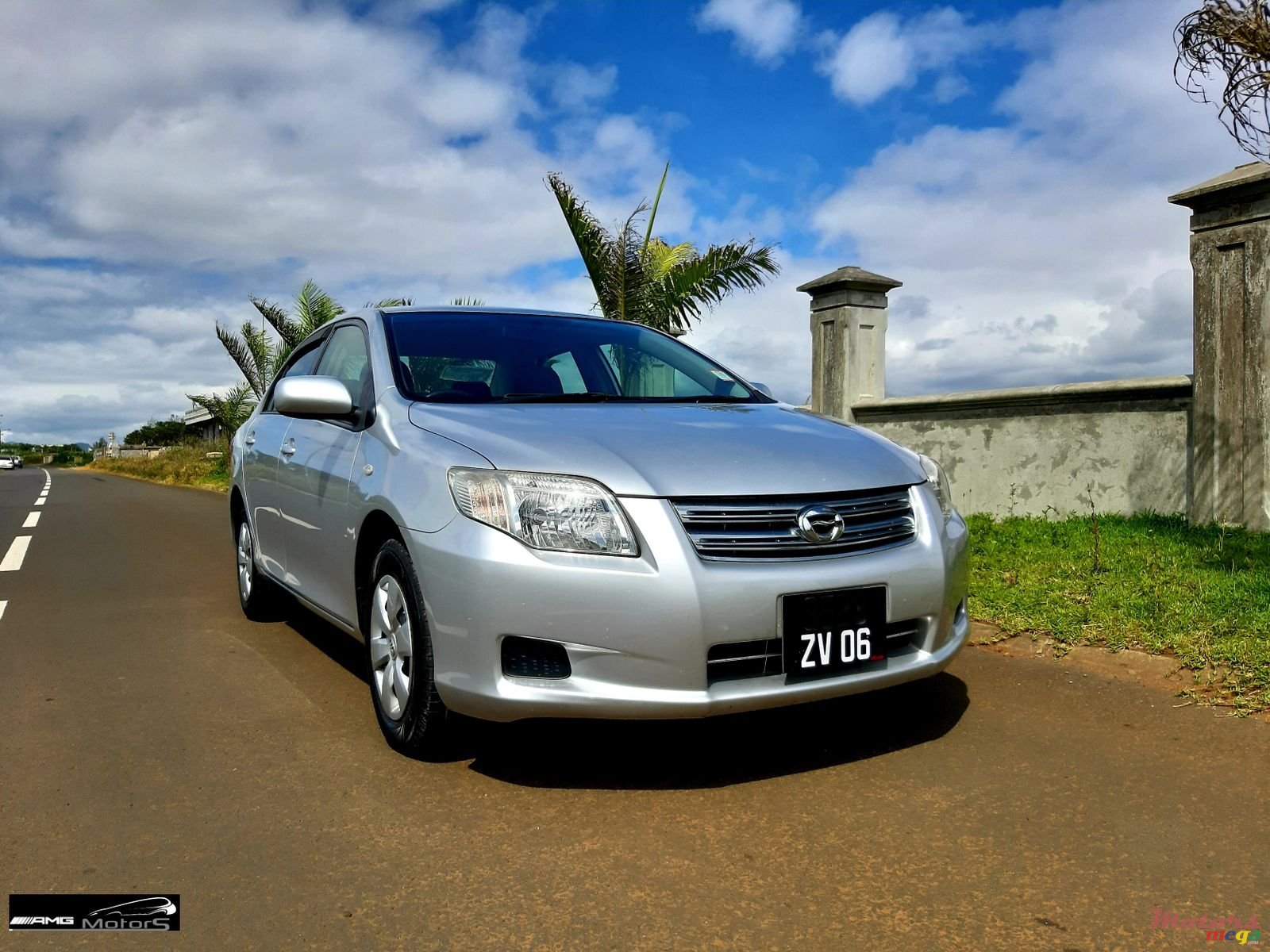 2006' Toyota Axio X photo #3