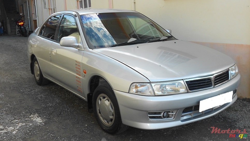 1998' Mitsubishi Lancer GLX photo #1