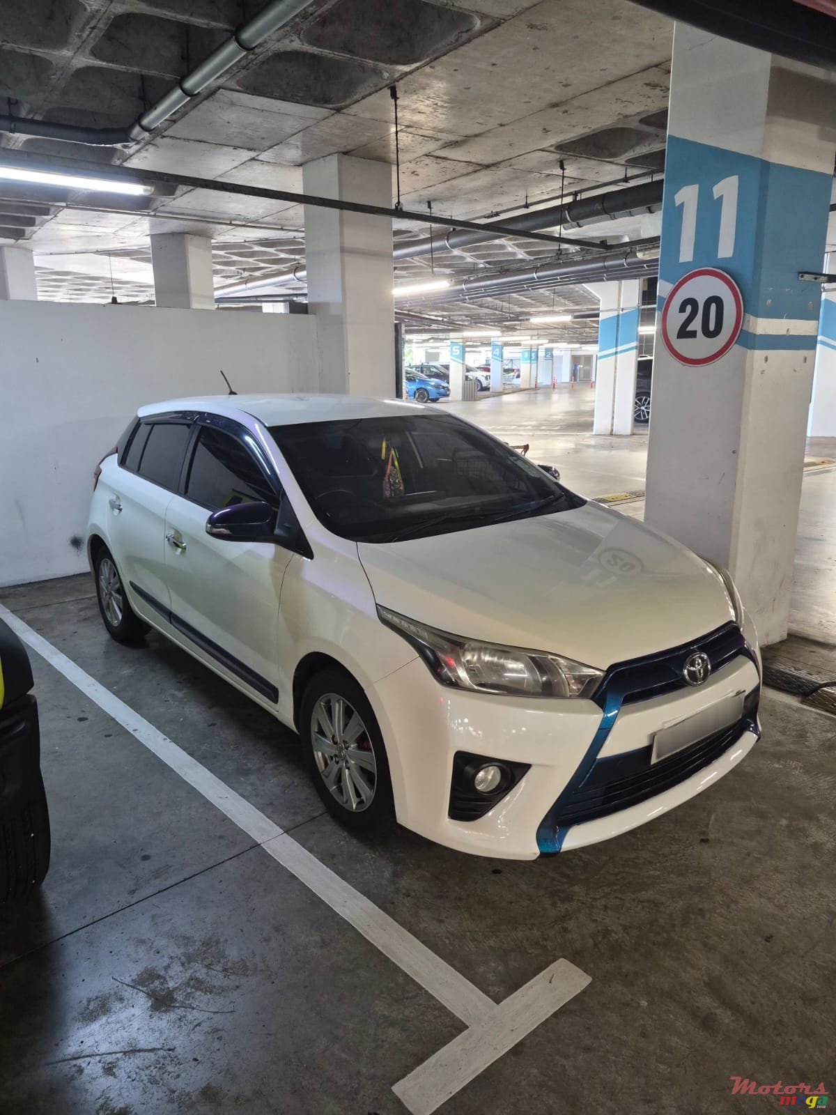 2014' Toyota Yaris photo #1