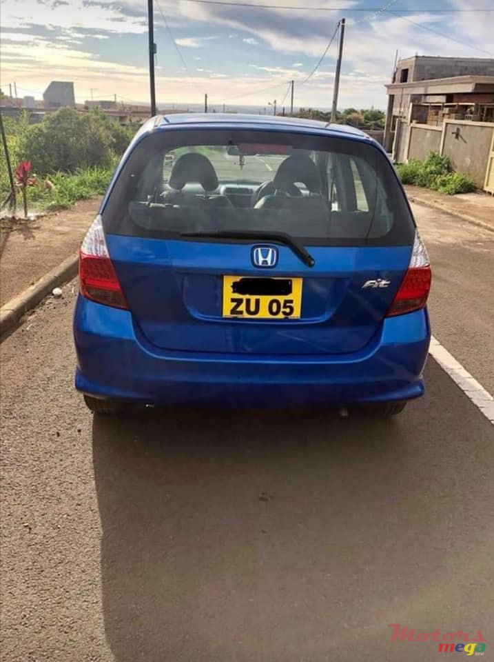 2005' Honda Fit photo #1