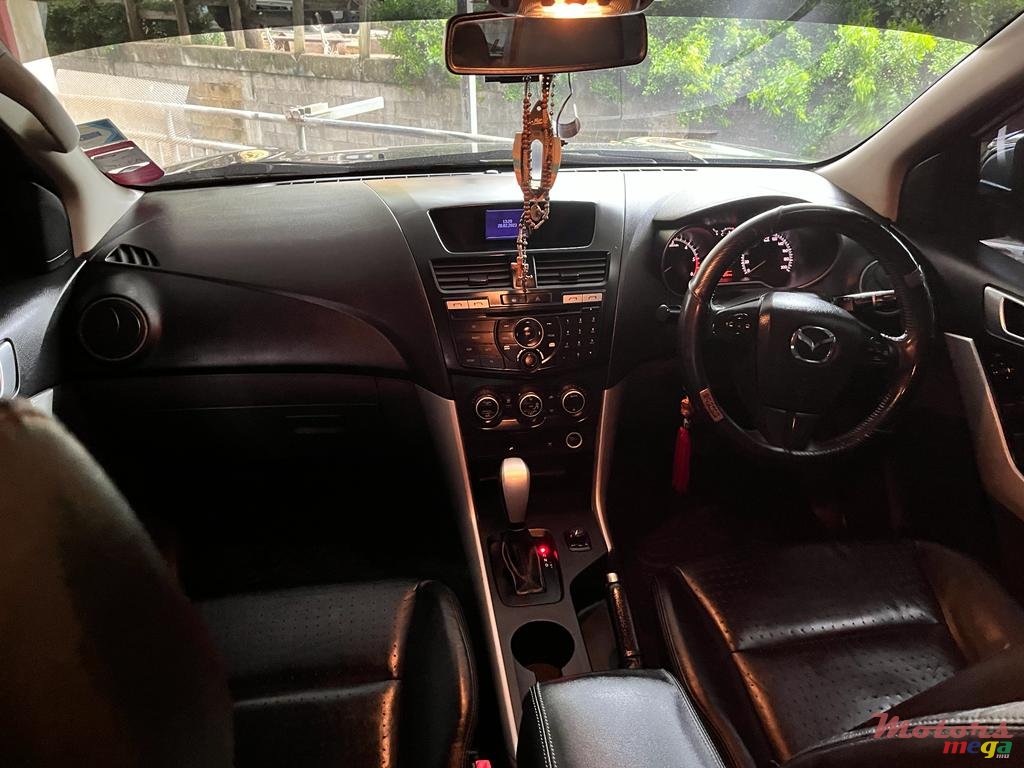 2014' Mazda photo #7