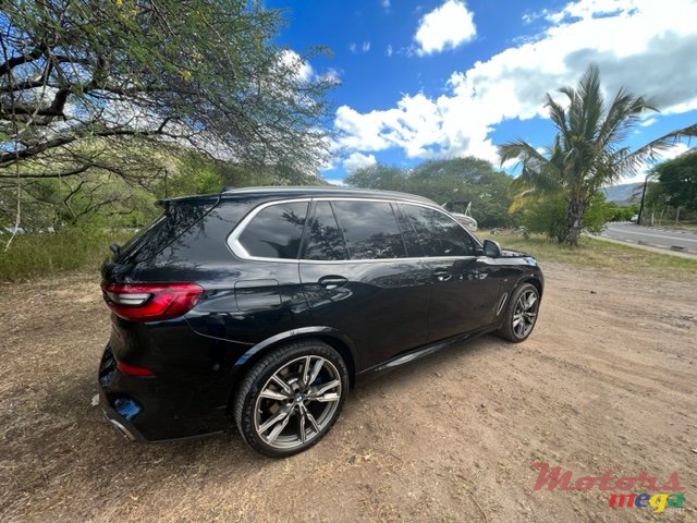 2020' BMW X5 M50I photo #5