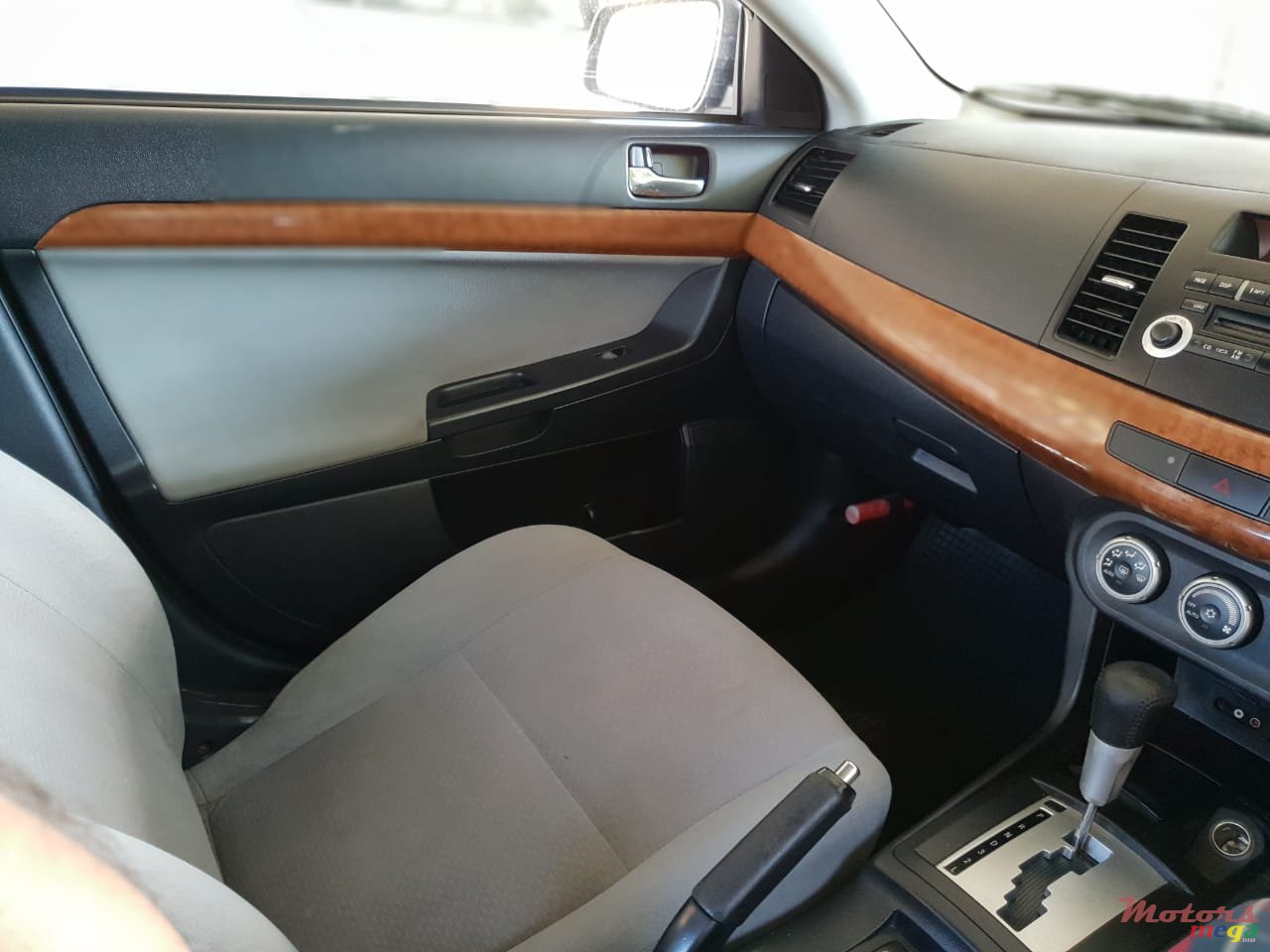 2009' Mitsubishi Lancer photo #1