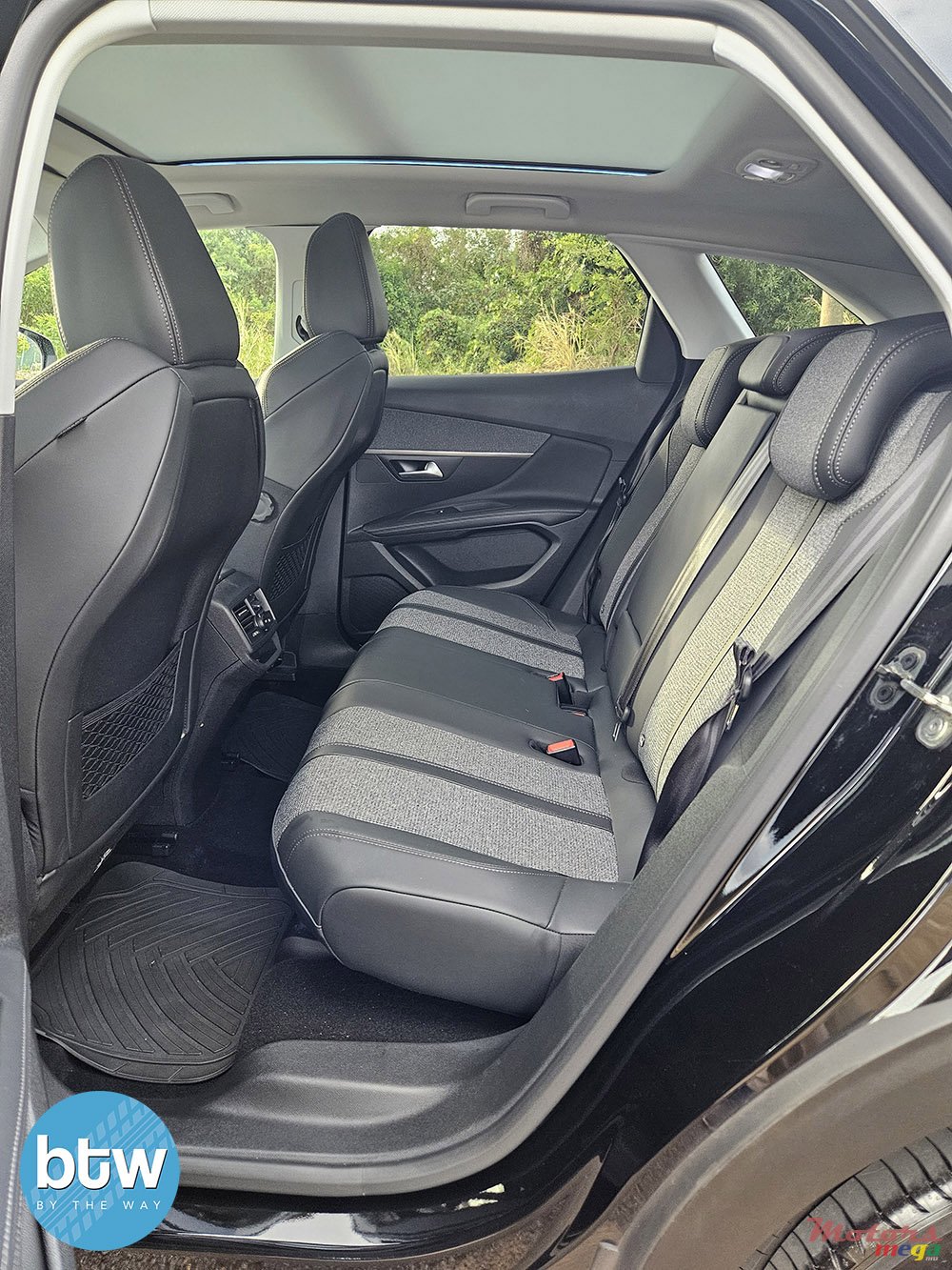 2020' Peugeot 3008 Allure photo #6