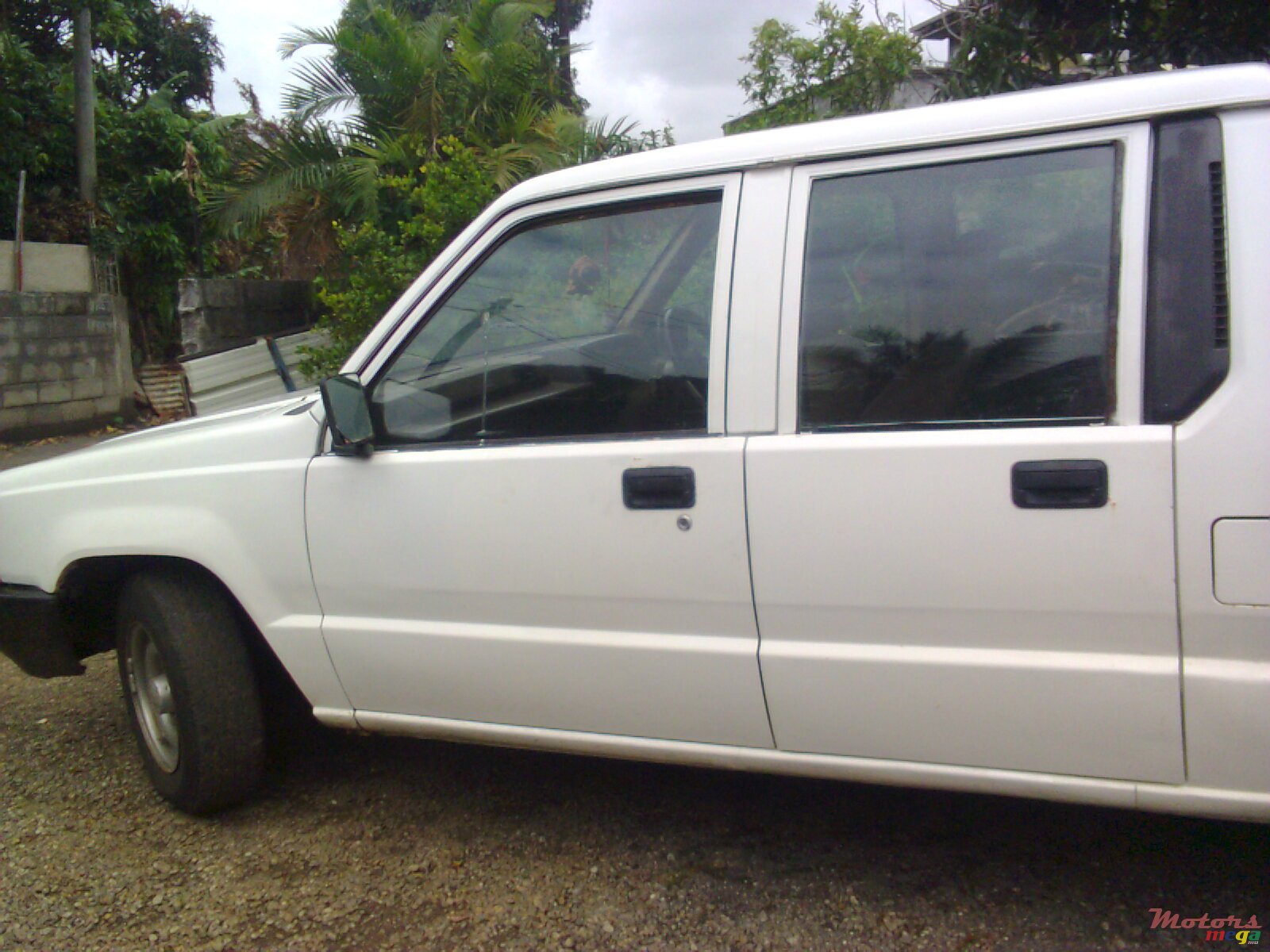 2000' Mitsubishi L 200 photo #2