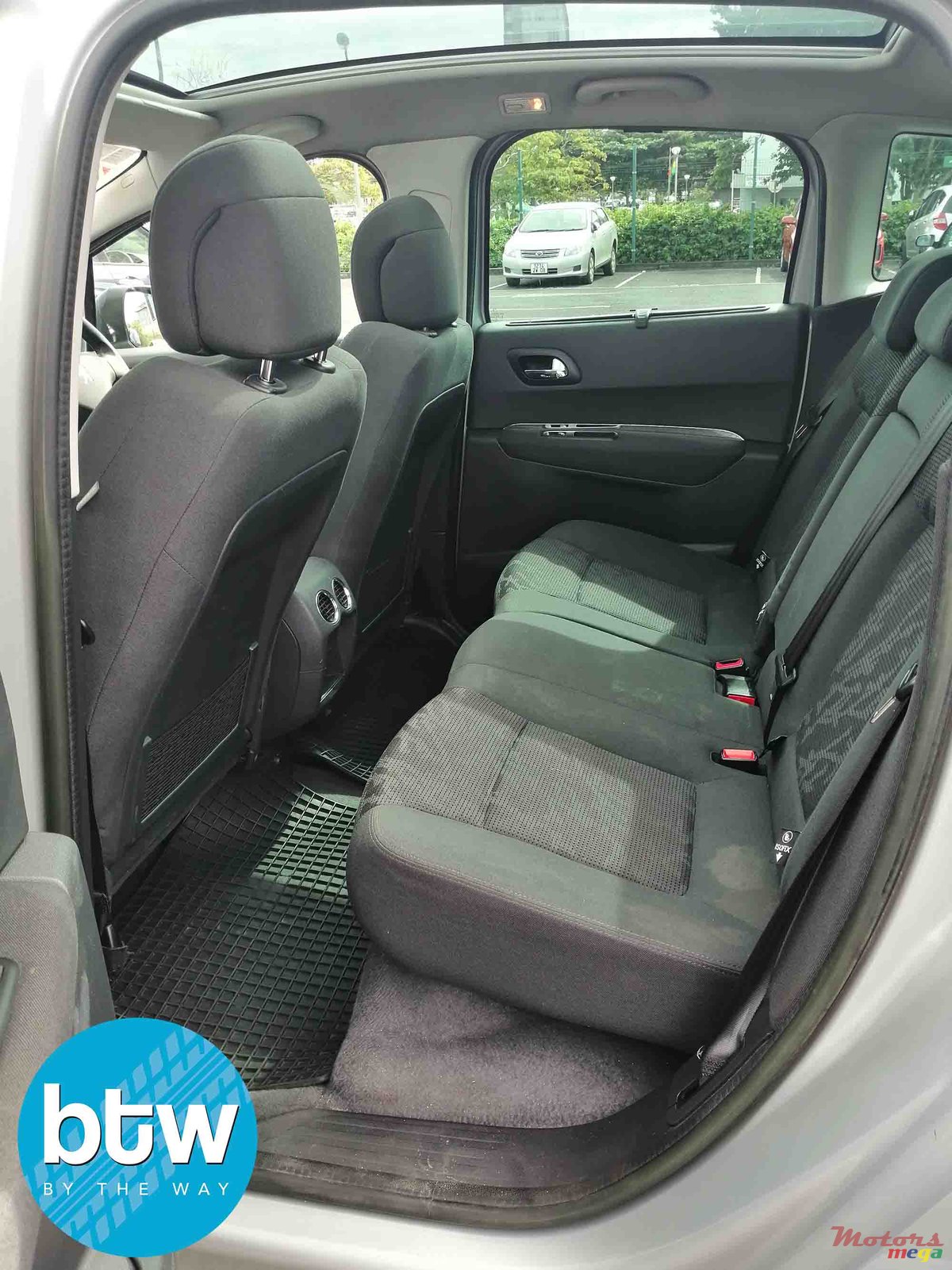 2013' Peugeot 3008 photo #3