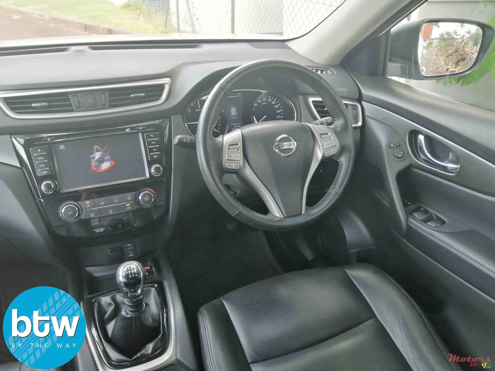2016' Nissan X-Trail 7 seater photo #5