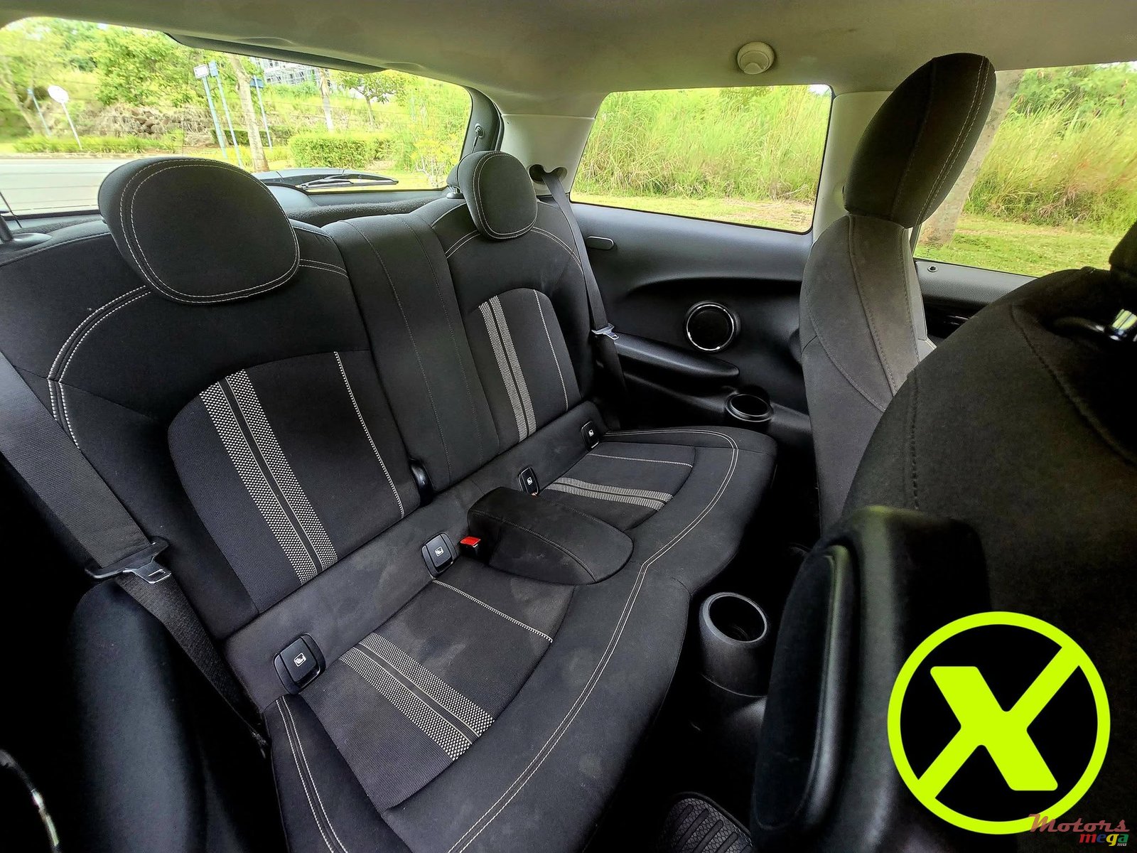 2021' MINI Cooper S photo #7