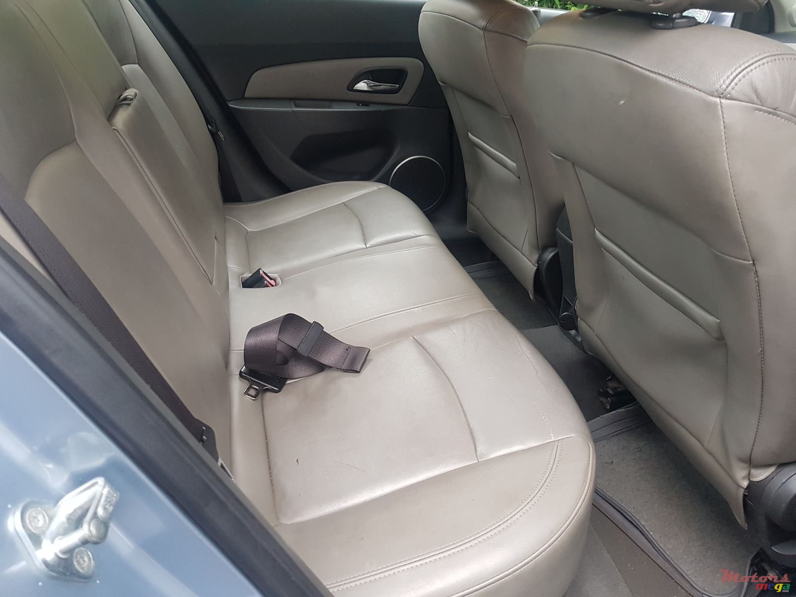 2010' Chevrolet cruze Automatic photo #2