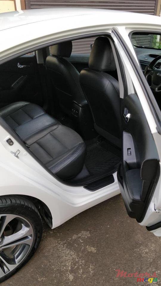 2013' Kia Cerato photo #7