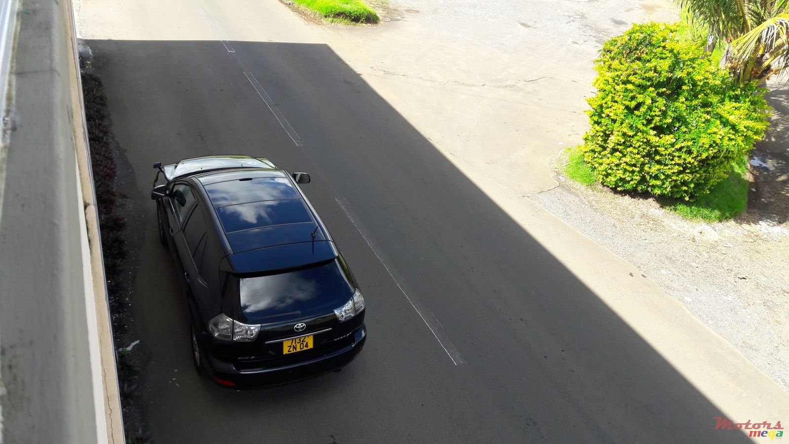 2004' Toyota Harrier 240G photo #3