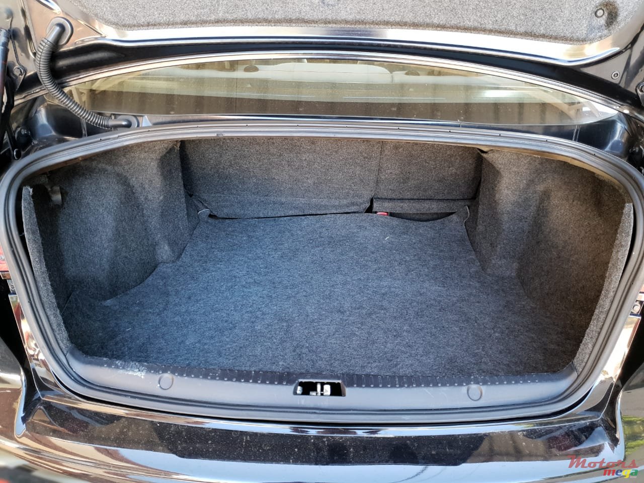 2009' Mitsubishi Lancer photo #2