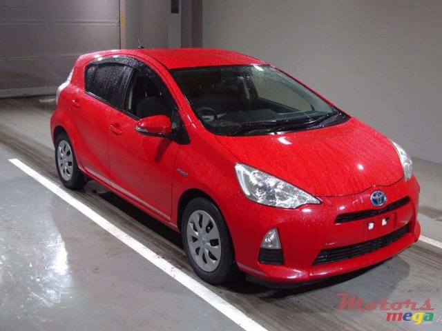 2013' Toyota Allex Aqua hybrid photo #1