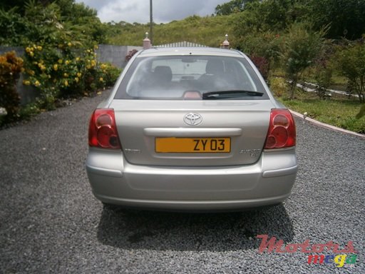 2003' Toyota Avensis T3 X photo #2