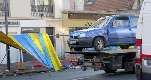 La voiture qui a percuté Fifi, lundi 5 décembre, à Drancy, en France.