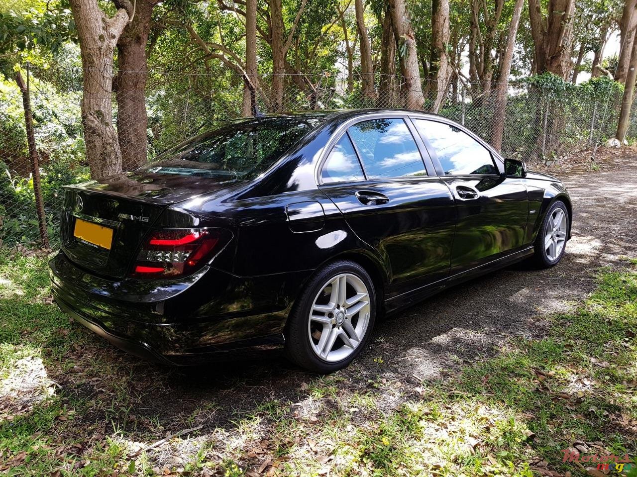 2011' Mercedes-Benz C-Class photo #4