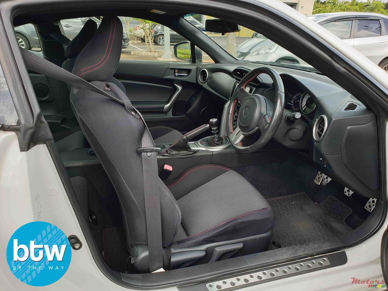 2012' Toyota GT86 photo #7